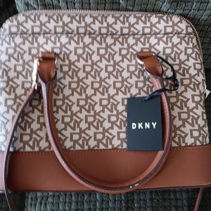 DKNY HAND BAG WITH SHOULDER STRAPS - NEW